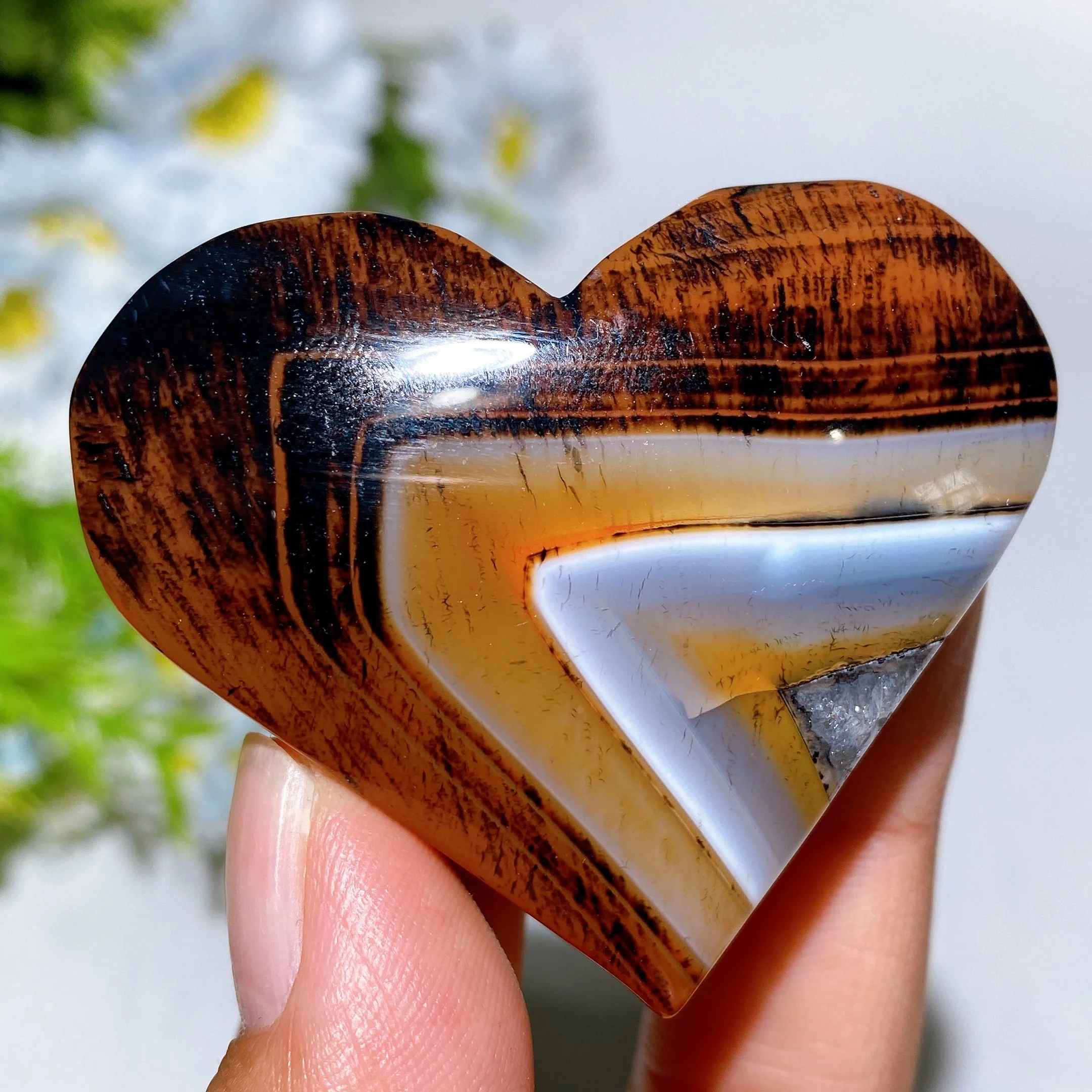 2.0-2.3 inch Black Sardonyx Crystal Heart for Healing - Image 4