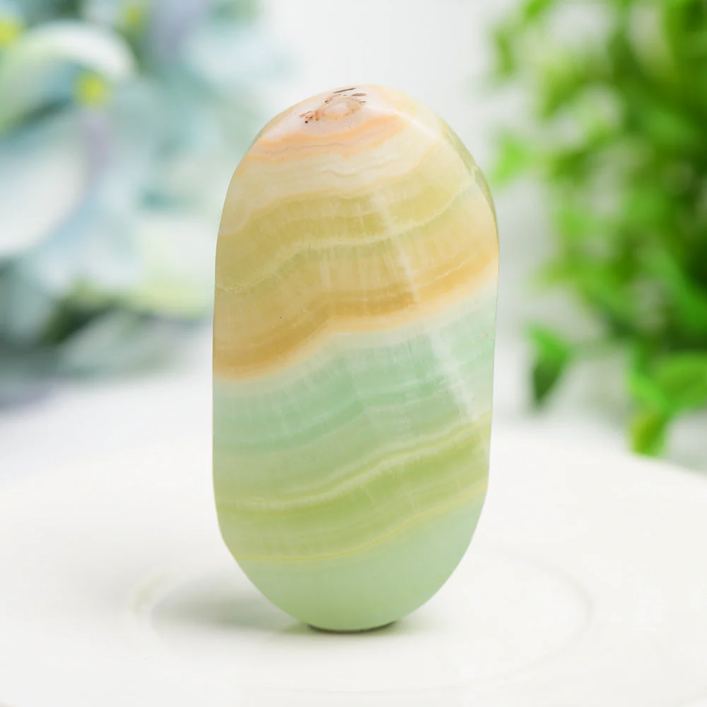2.6-Inch Caribbean Calcite Healing Palm Stone for Meditation - Image 3