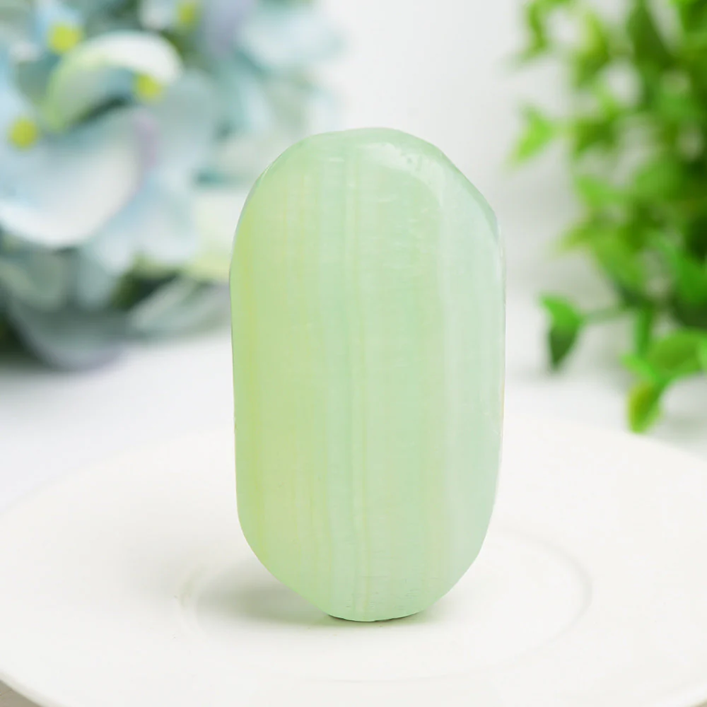 2.6-Inch Caribbean Calcite Healing Palm Stone for Meditation - Image 5