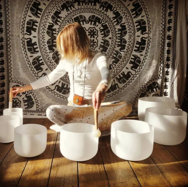 White Frosted Crystal Singing Bowl Set - 7 pcs - 6-16" - Image 14