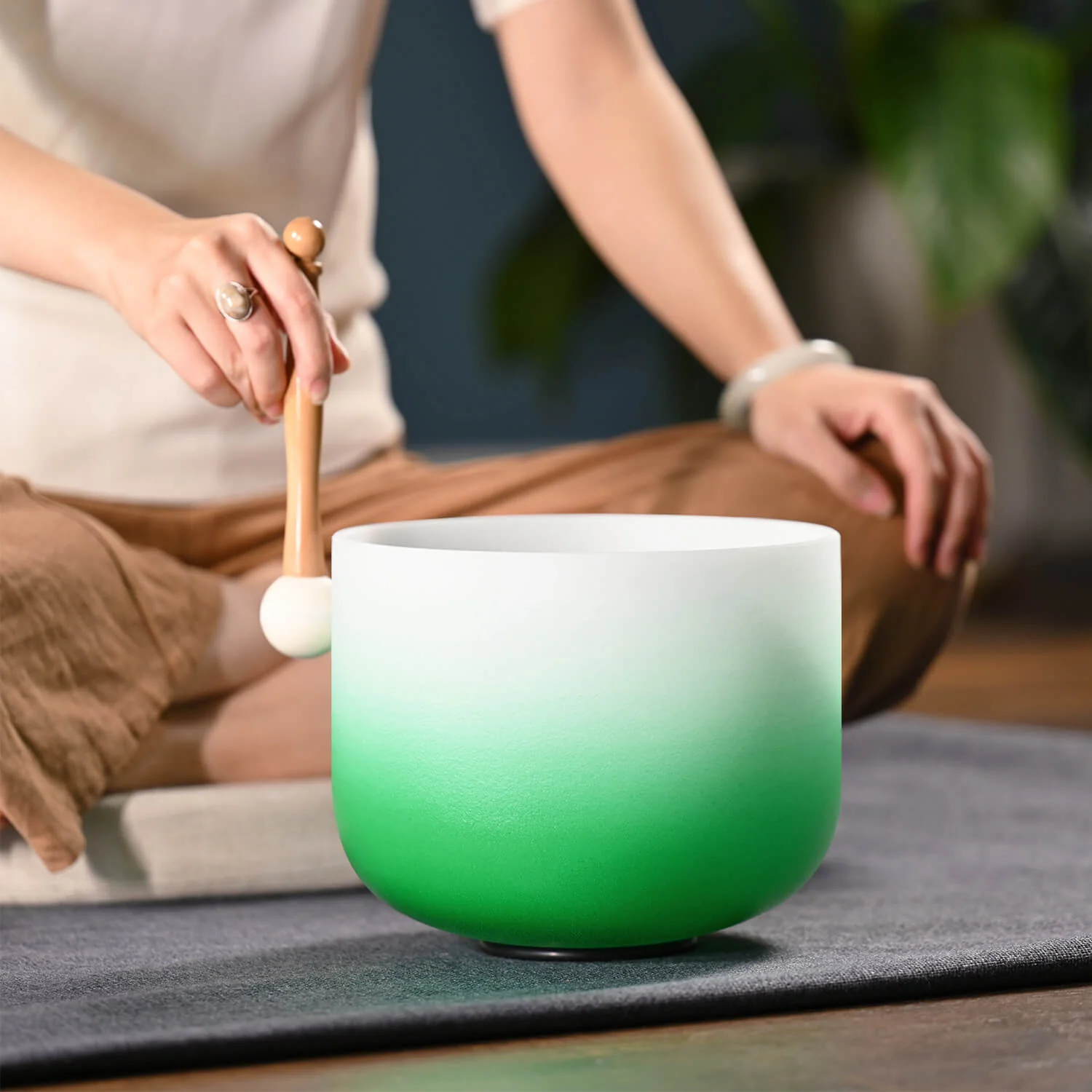 Crystal Singing Bowl - Heart Chakra F Note Meditation Bowl - Image 7