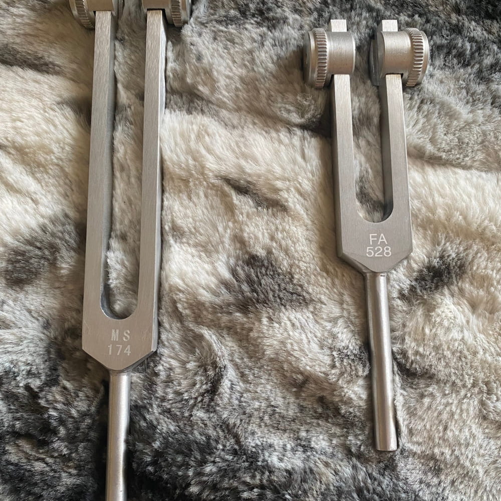 174 Hz & 528 Hz Healing Tuning Forks with Crystal Handle - Image 6